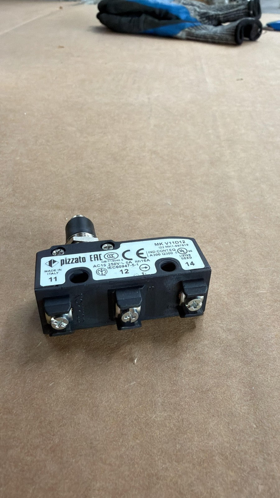 Pizzato MK V11D12 Microinterruttore a Leva1