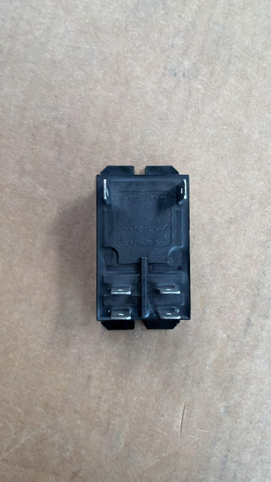 Hongfa HF92F-240A-2A22S Relè di Potenza 240V3