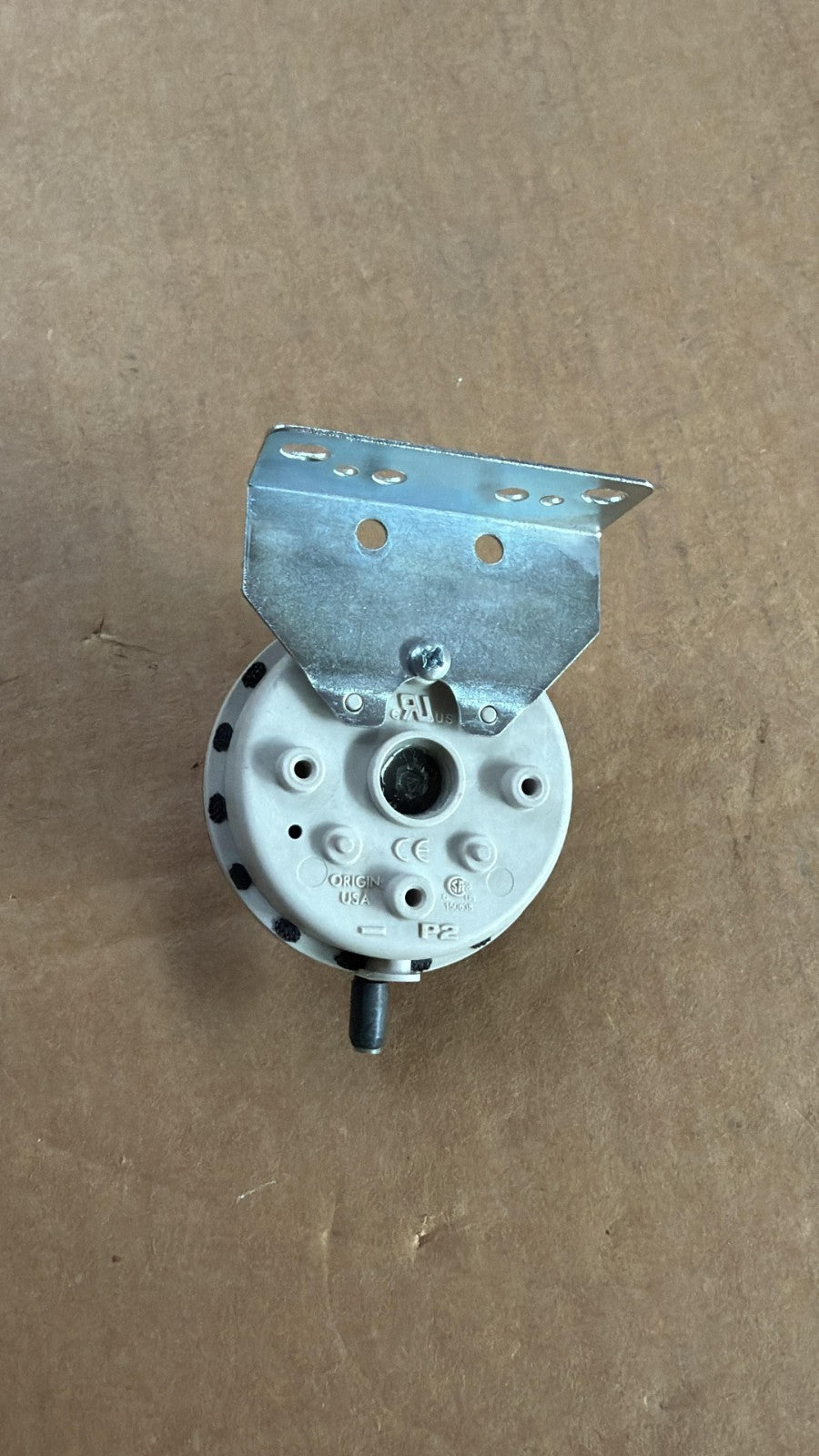 NS2-2461-00 Pressostato Fumi Differenziale 39 Pa con Staffa Stufa1