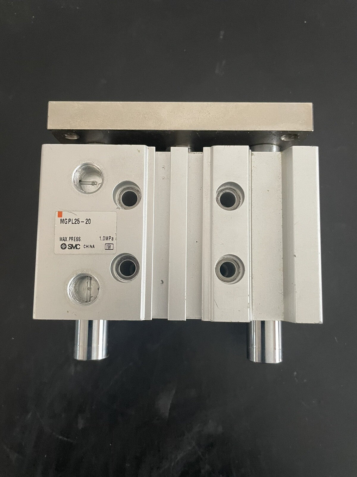 SMC MGPL25-20 Cilindro Guidato Compatto Alesaggio 25 Corsa 20 mm0