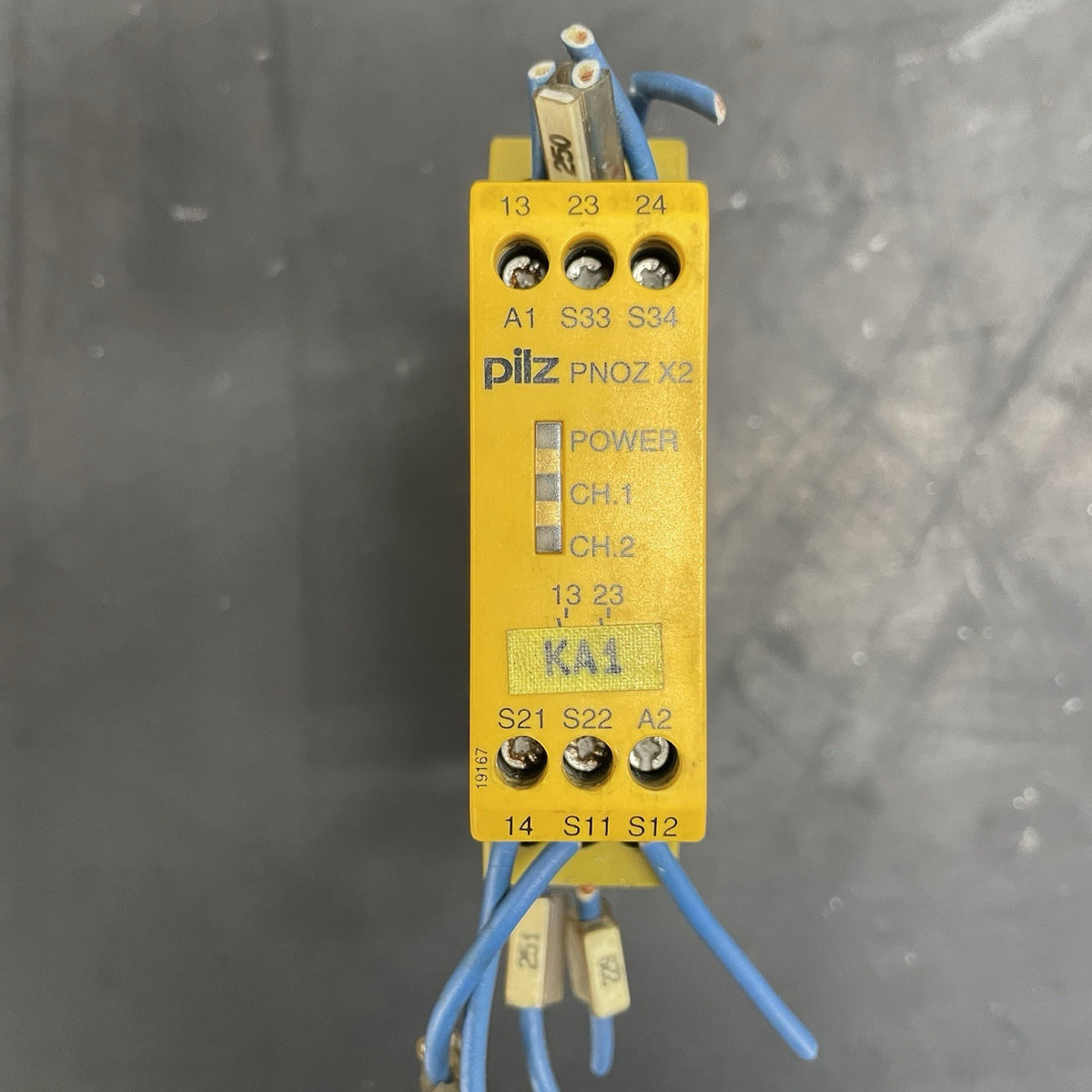Pilz PNOZ X2 774303 Relè di Sicurezza 24VAC/DC 2 NA0