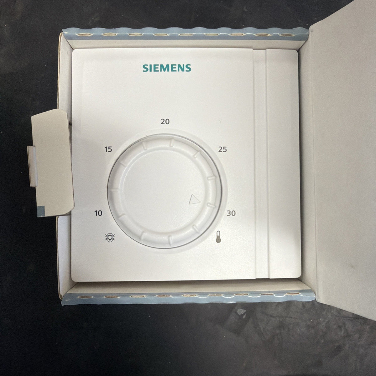 Siemens RAA21 Termostato Ambiente0