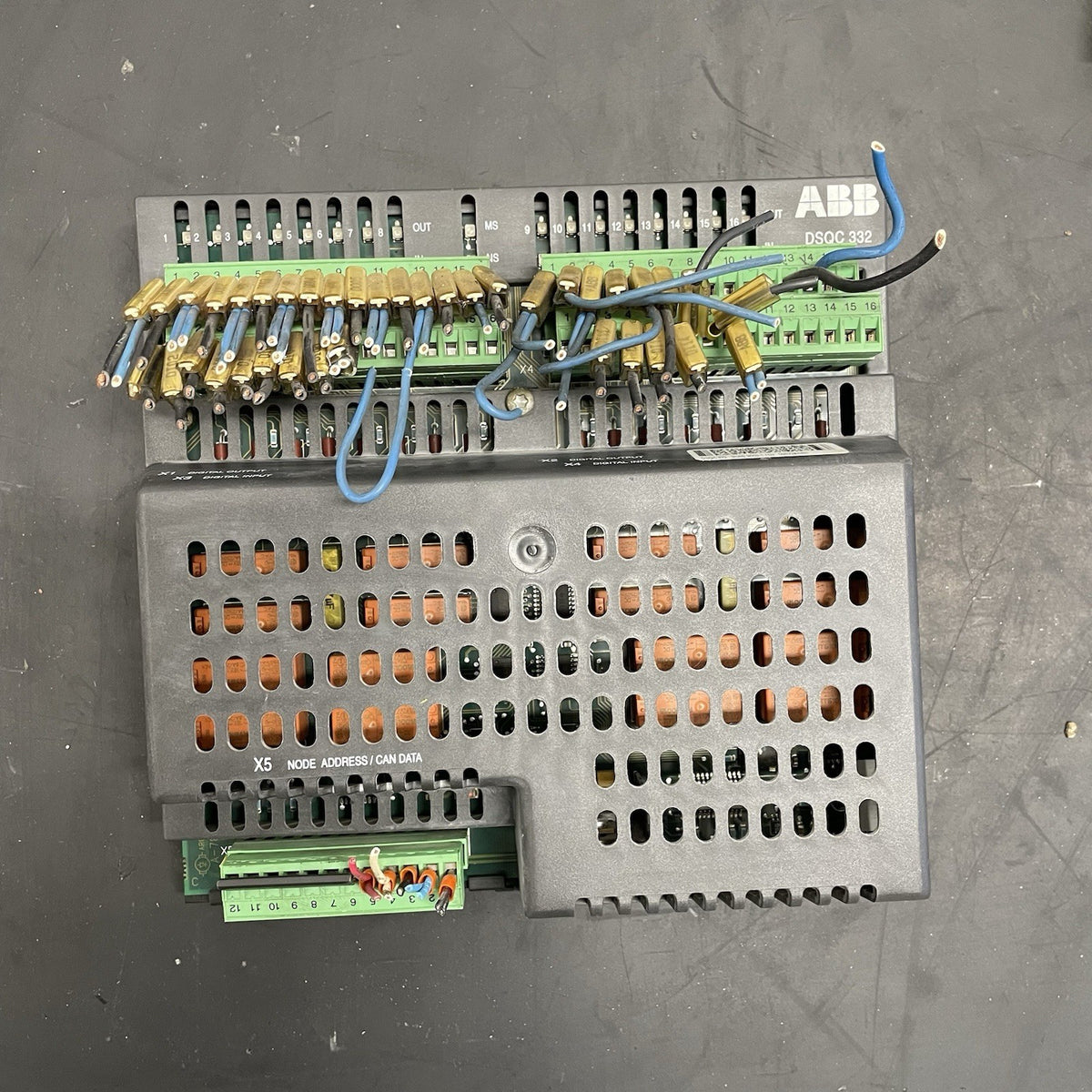 ABB DSQC332 3HAB9669-1 Scheda I/O Digitale Robot ABB0