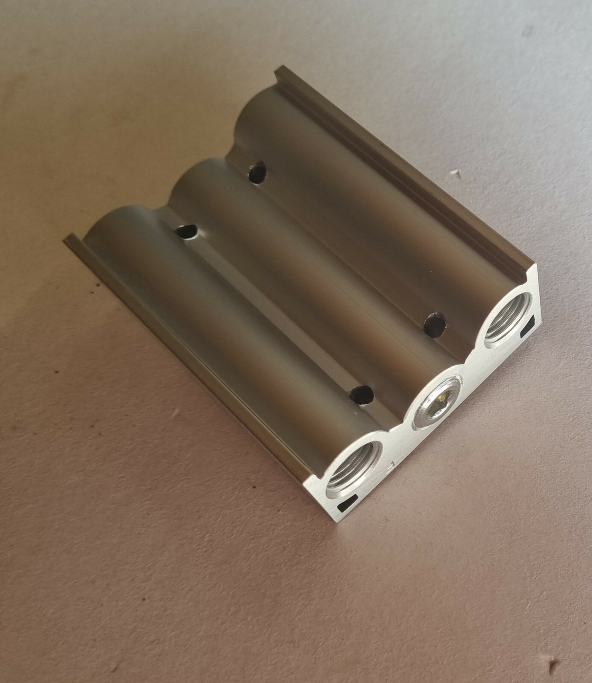 SMC SS5Y5-20-04-00F-Q Base Multipla Manifold Elettrovalvole 4 Posti1