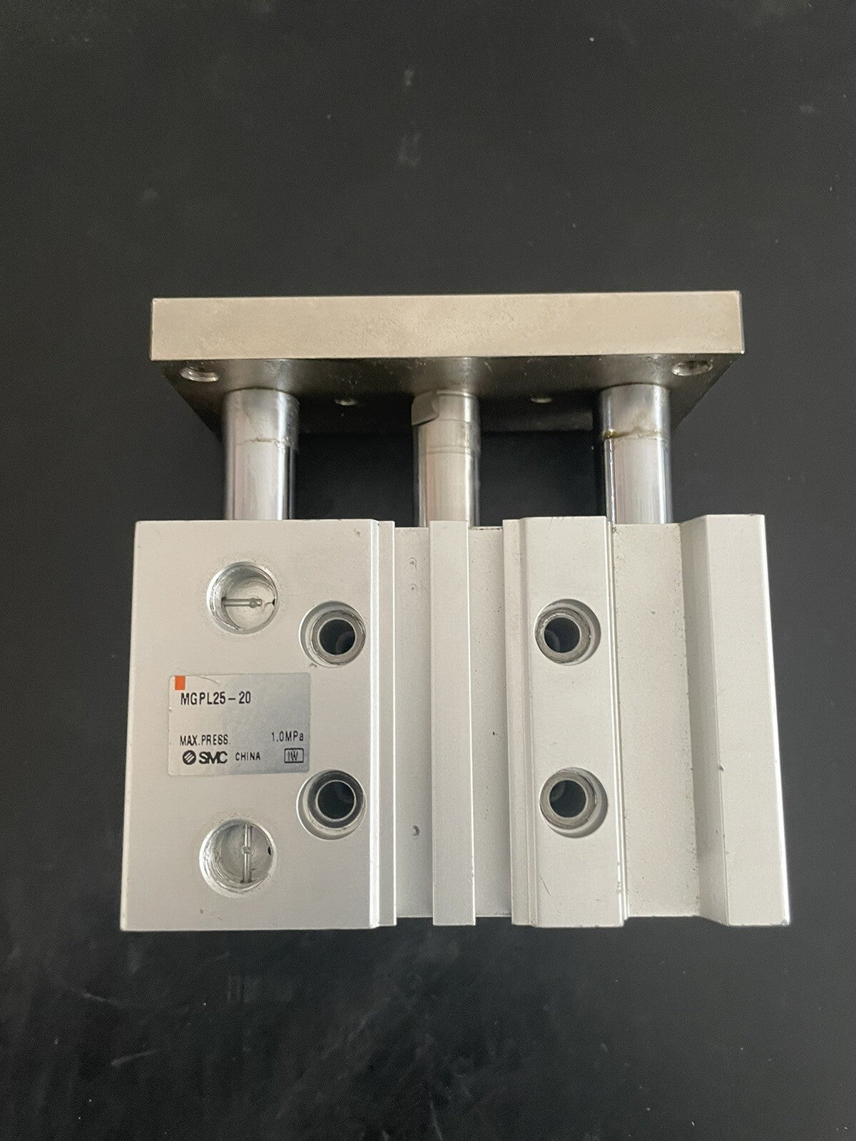 SMC MGPL25-20 Cilindro Guidato Compatto Alesaggio 25 Corsa 20 mm1