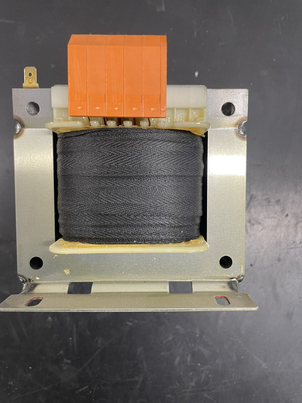 Block 5700 Trasformatore 329/1120 VA 50-60 Hz1
