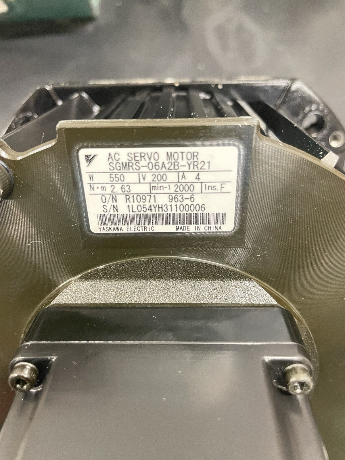 Yaskawa SGMRS-06A2B-YR21 Servomotore AC 550W 200V 2000 giri2